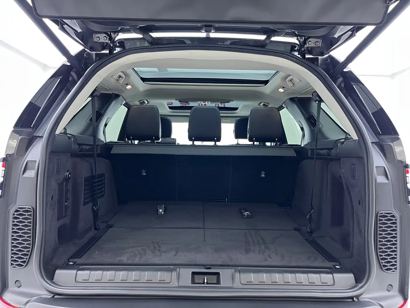 Land Rover Discovery 2020 3.0 SC V6 SE фото 15