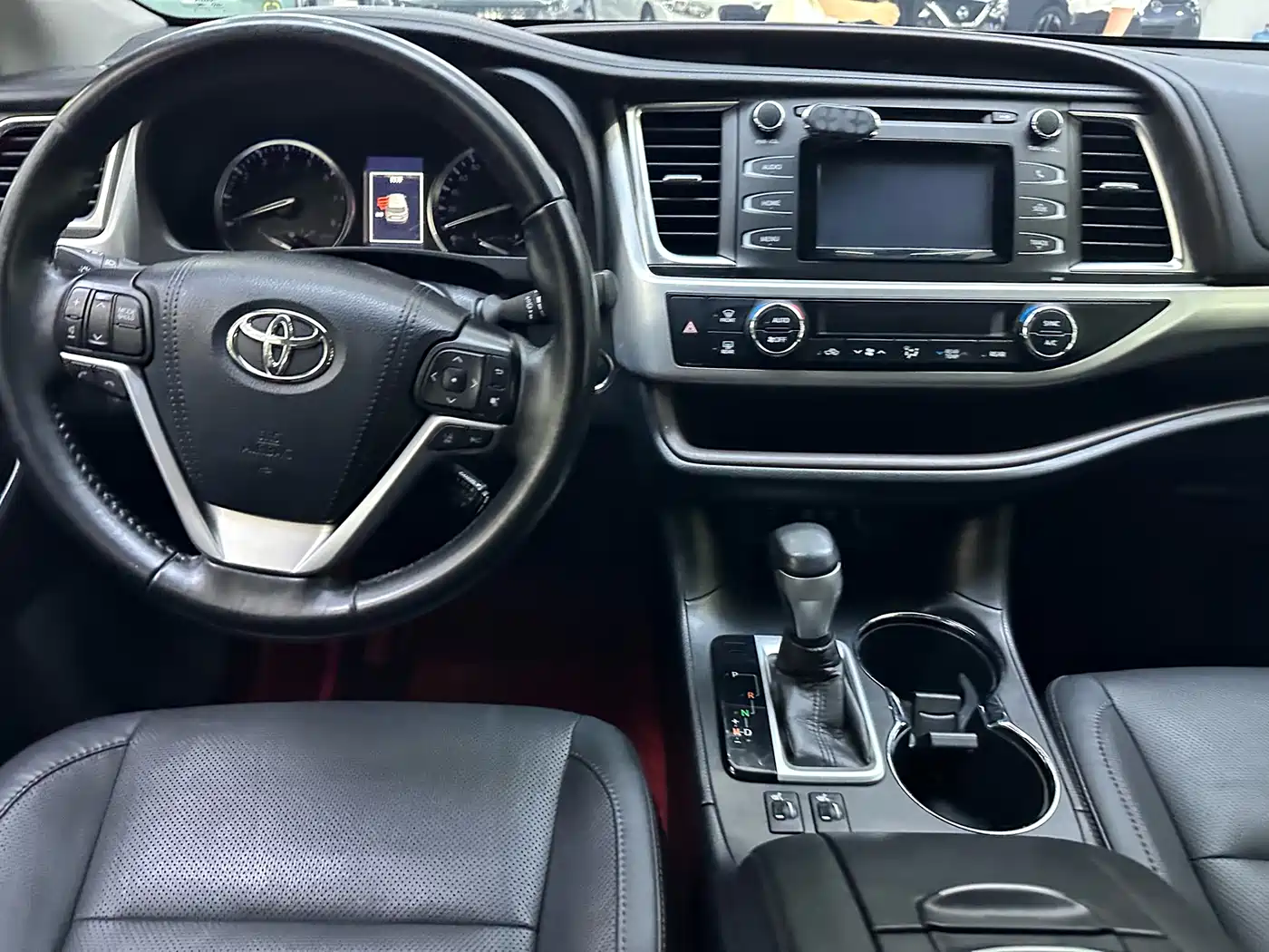 TOYOTA HIGHLANDER