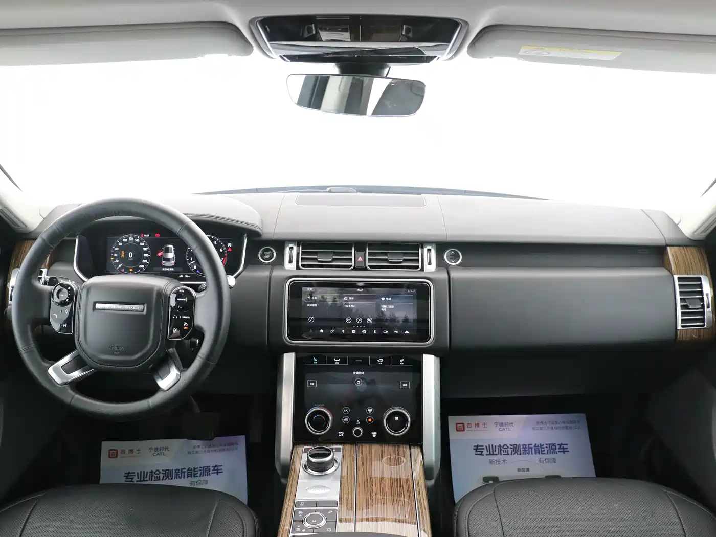 Land Rover Range Rover 2019 3.0 SC V6 Heritage Extended Edition фото 5