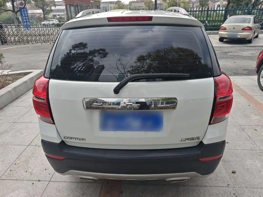 Chevrolet Captiva 2017 2.4L 2WD Luxury Edition 7-Seater фото 5