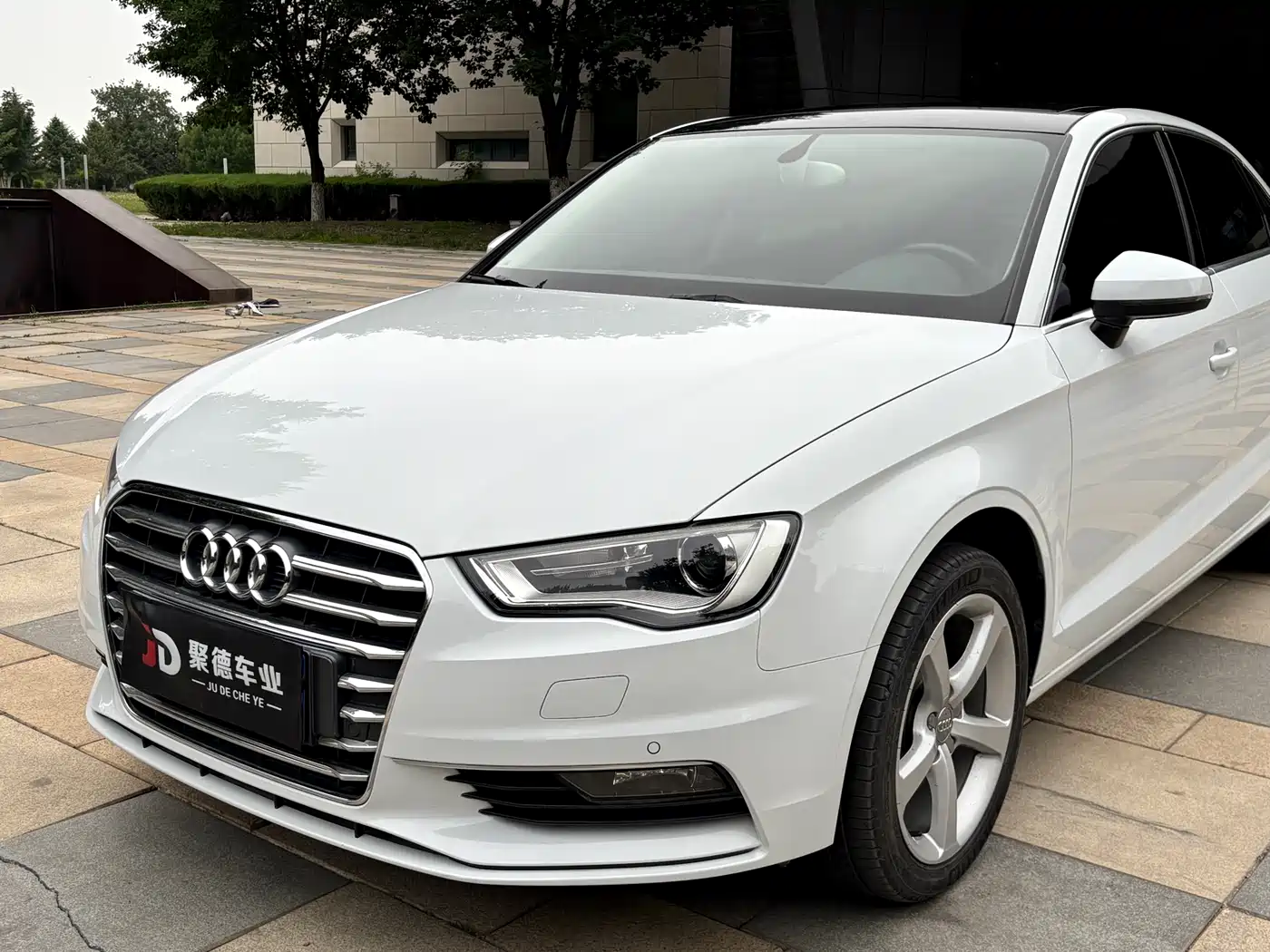 Audi A3 2015 Limousine 40 TFSI Automatic Comfort фото 3