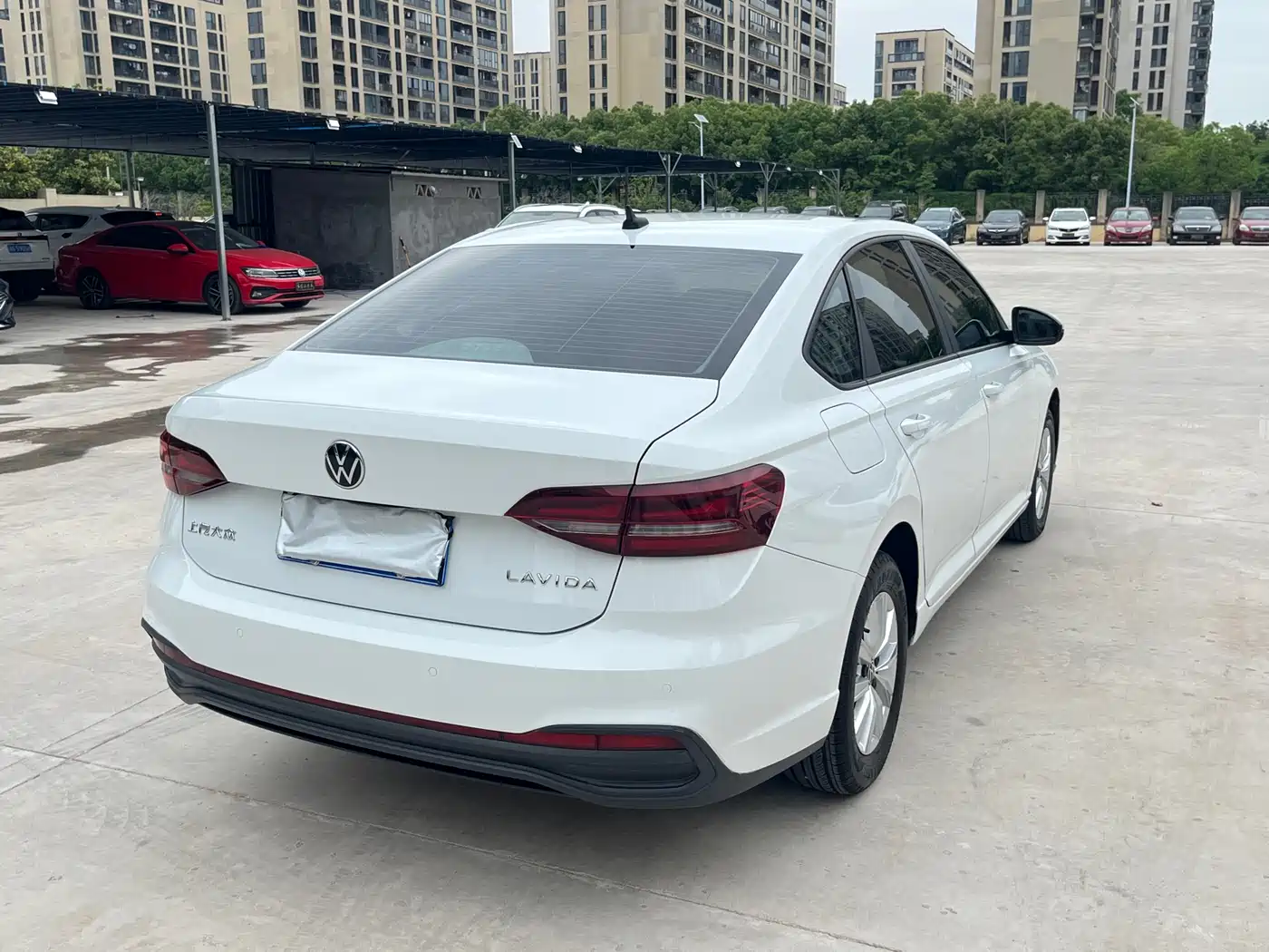 Volkswagen Lavida 2023 1.5L Auto Luxury Edition фото 5