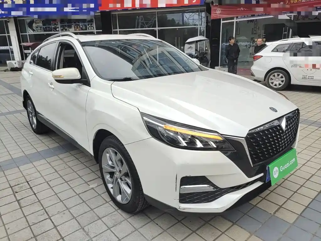2020 Venucia T90