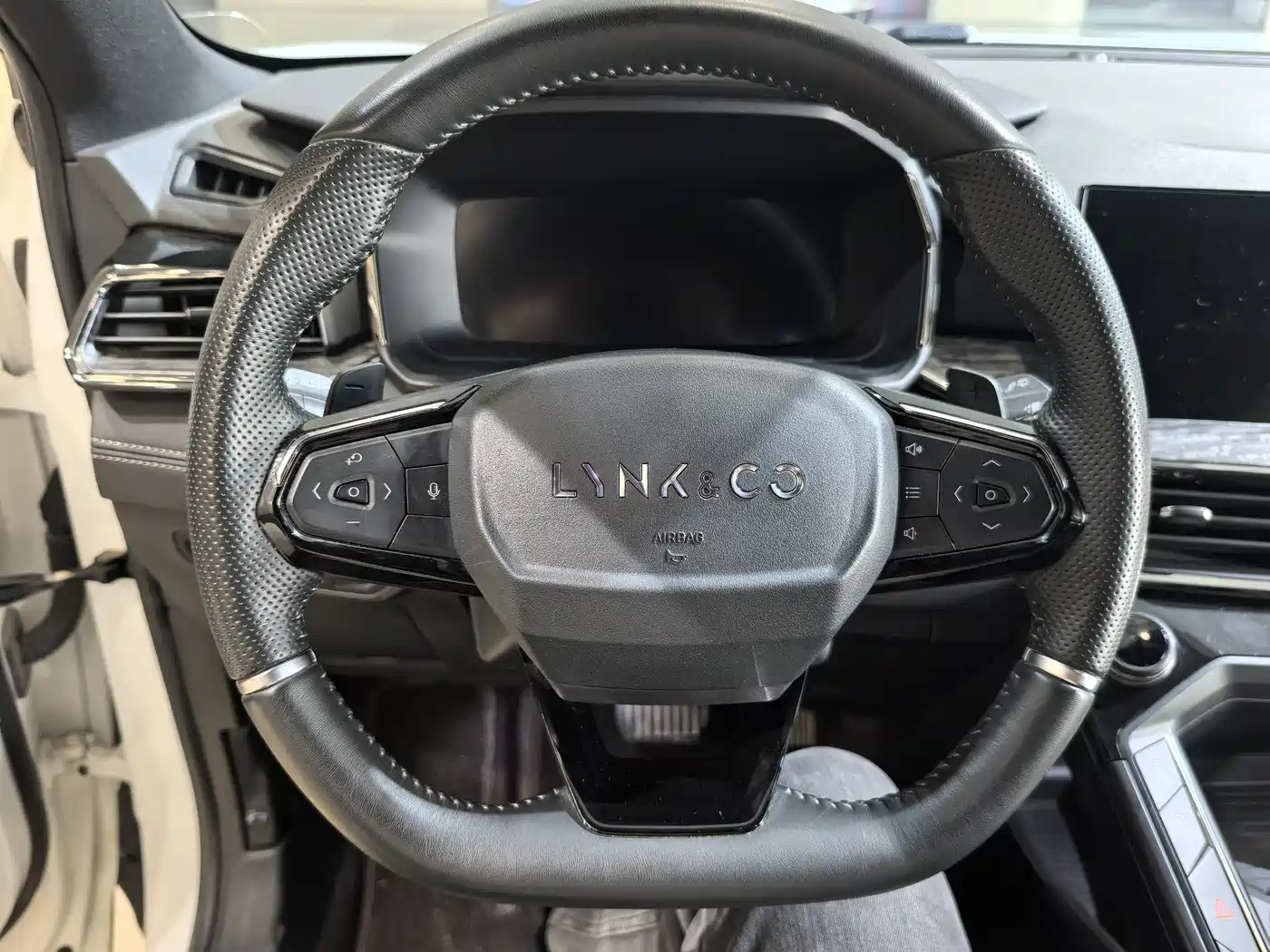 Lynk & Co 06 2020 1.5T Power Pro фото 8