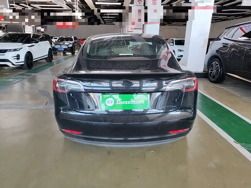 Фото 6 - Tesla Model 3