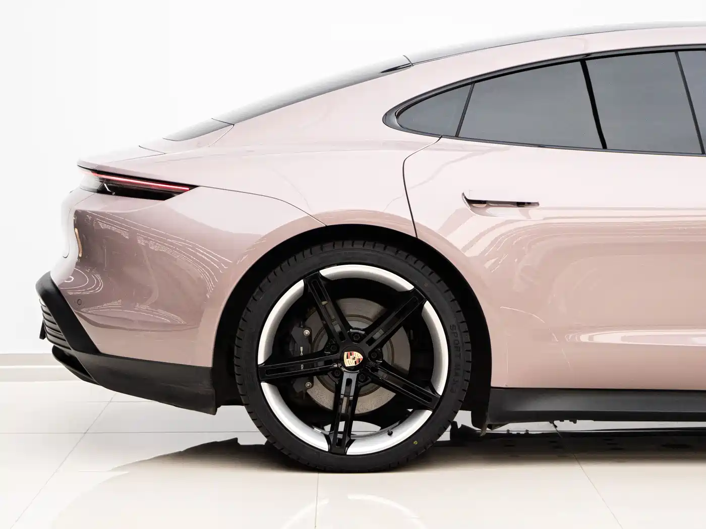 Porsche Taycan 2022 Facelift Taycan фото 5