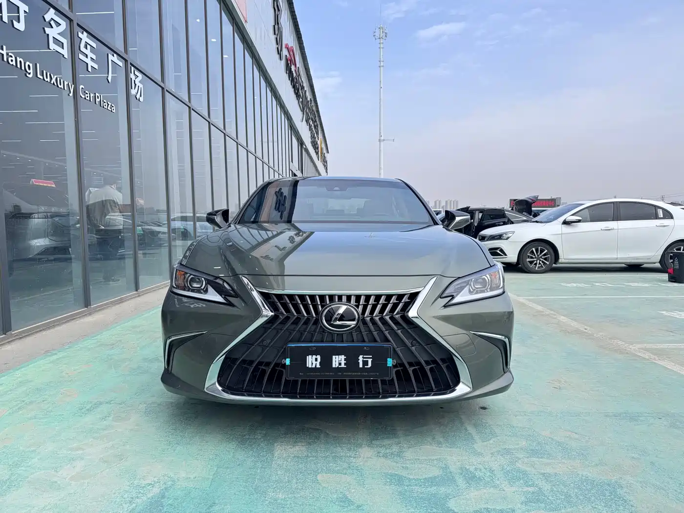 Lexus ES 2023 200 Excellence Edition фото 2