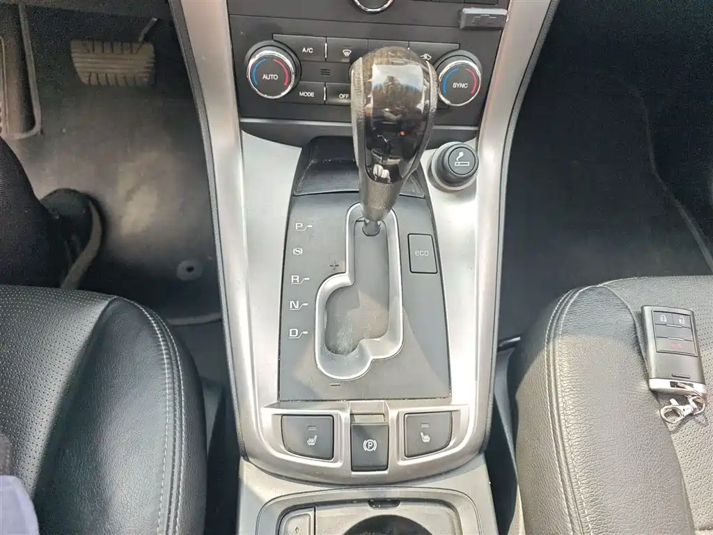 Chevrolet Captiva 2017 2.4L 2WD Luxury Edition 7-Seater фото 13