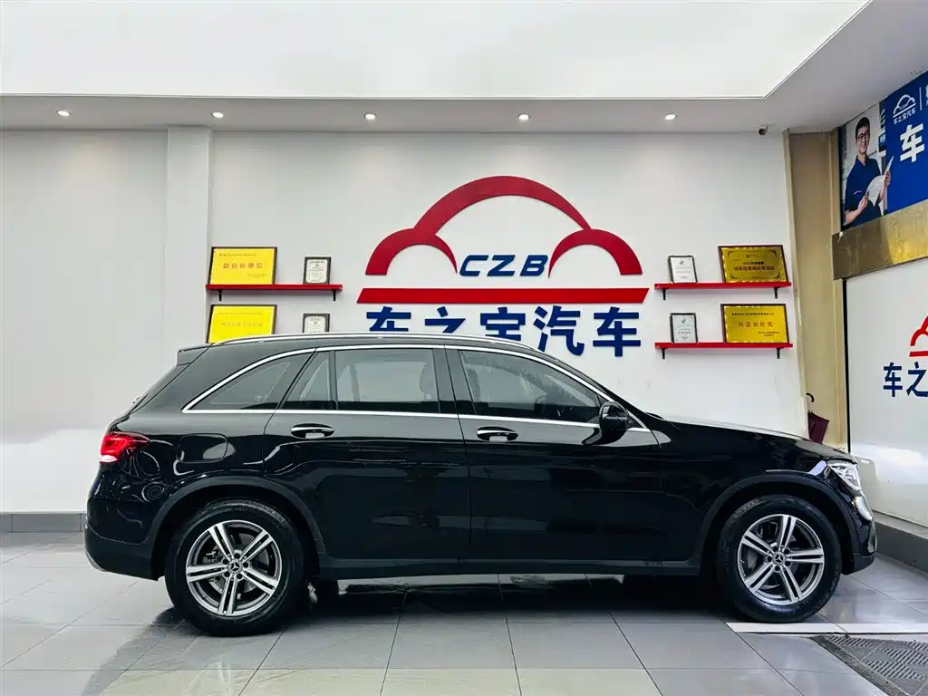 MERCEDES-BENZ GLC