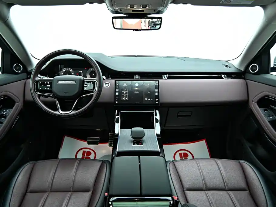 Land Rover Range Rover Evoque 2024 Range Rover Evoque L 249PS Light Master Edition фото 11
