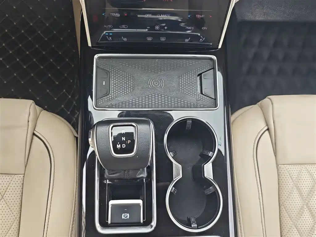 Hongqi HS7 2019 3.0T Automatic 4WD Smart Connection Flag Leader Edition фото 7