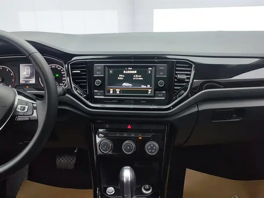 Volkswagen T-ROC 2018 280TSI DSG 2WD Comfort (China V) фото 13