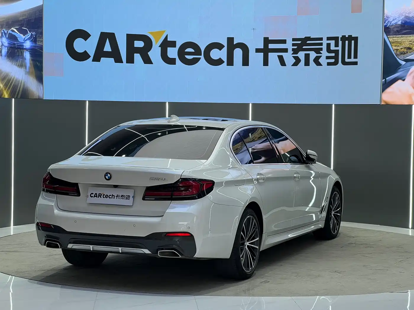 BMW 5 Series 2021 530Li Leading M Sport Package фото 16