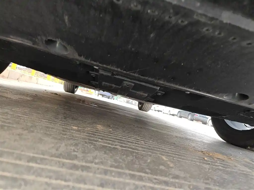 Hongqi H5 2024 2.0T Automatic Smart Connect Flag Smooth Edition фото 23