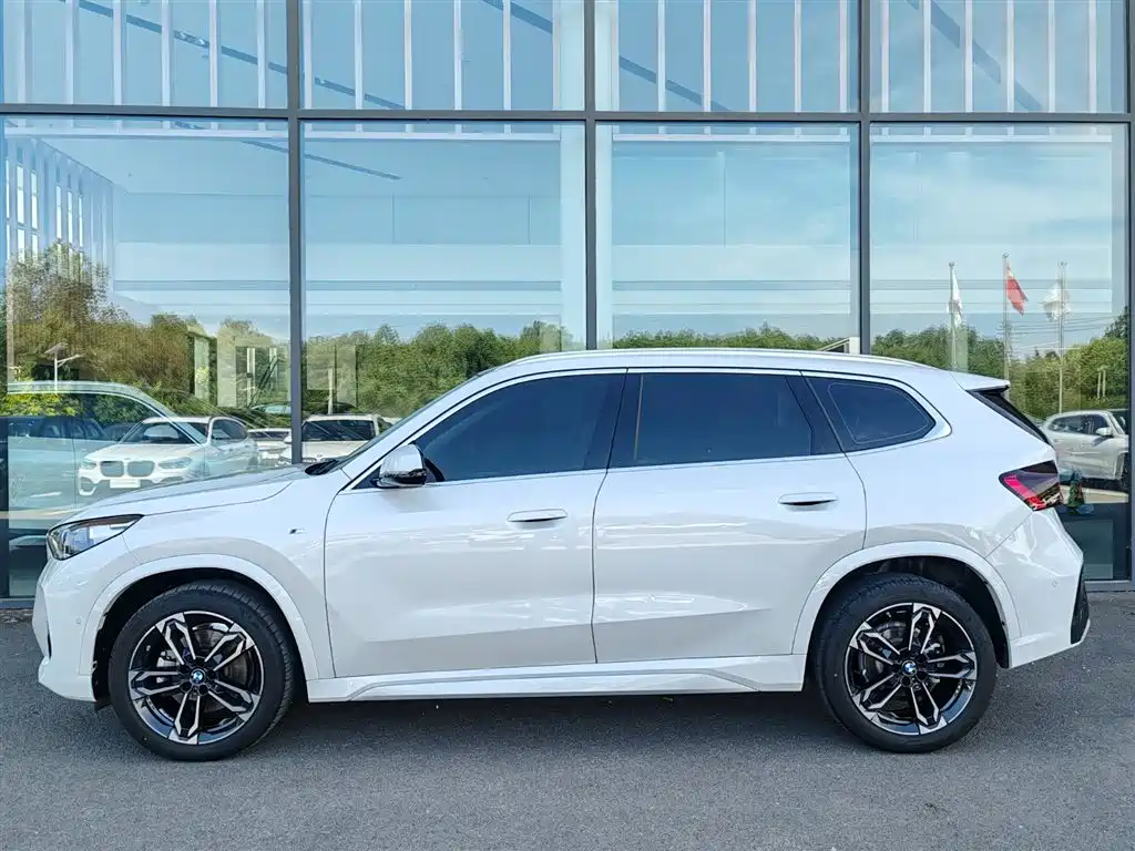 BMW X1 2023 sDrive25Li M Sport Package фото 3