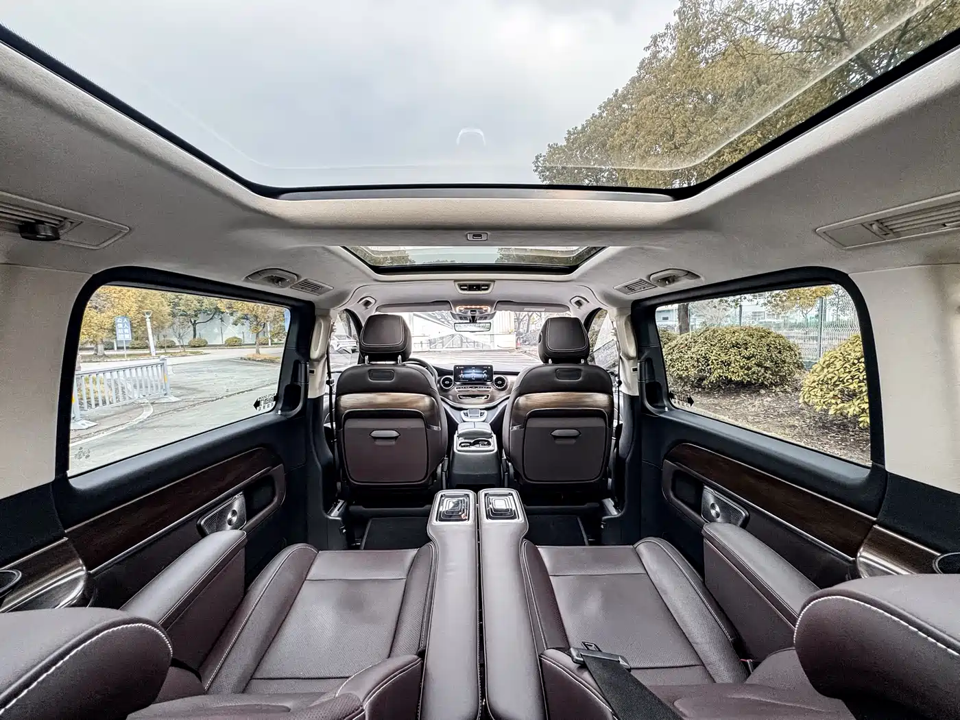 Mercedes-Benz V-Class 2022 V 260 L Long Wheelbase Luxury Edition фото 15