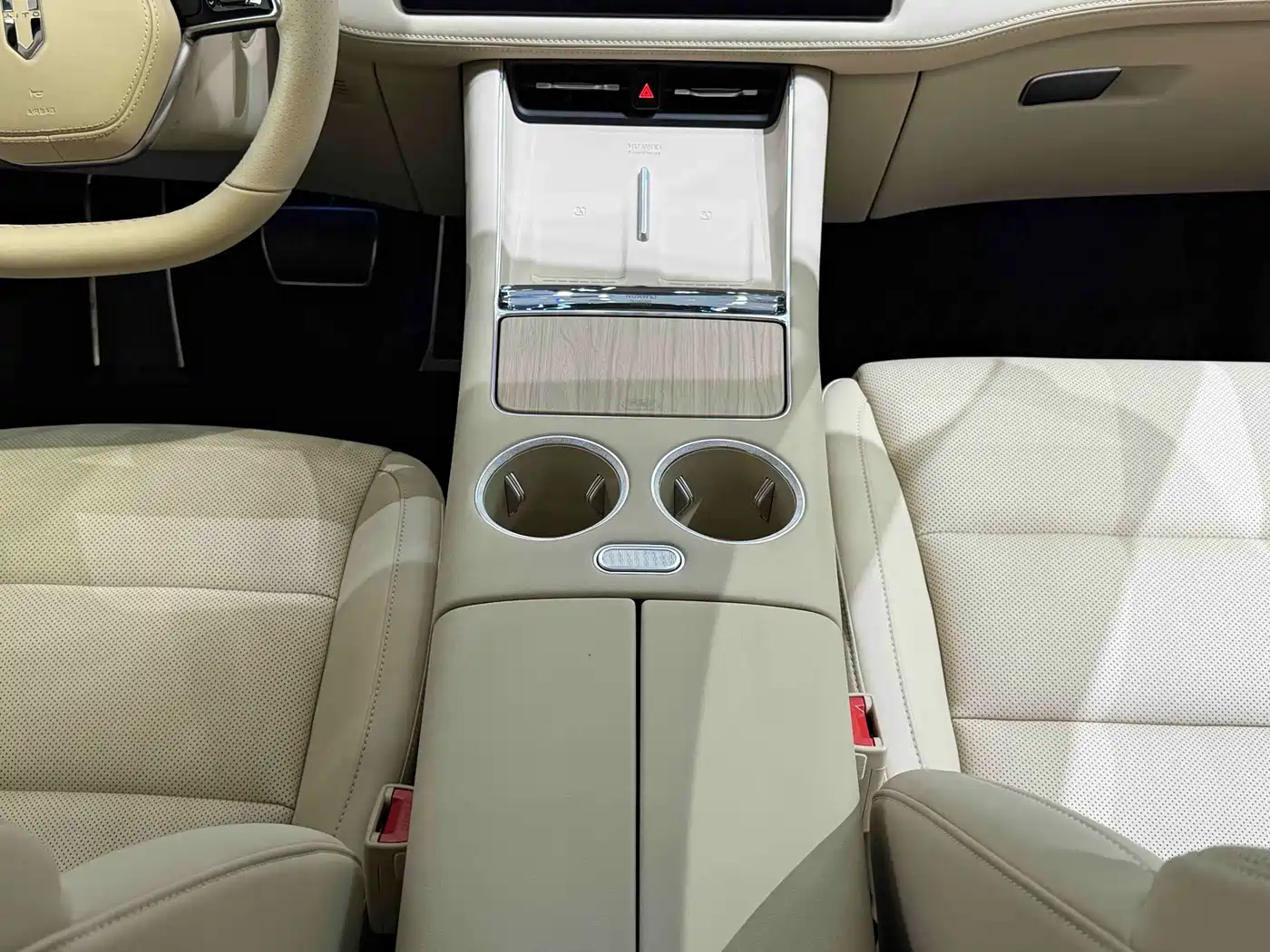AITO Wenjie AITO M5 2025 Extended Range Ultra AWD фото 13