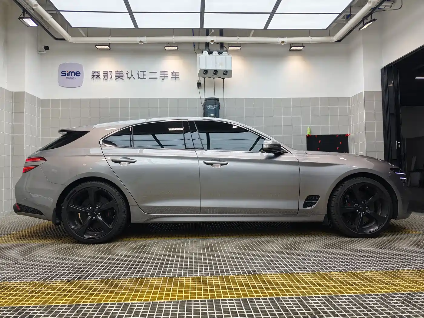 Genesis G70 2024 2.0T Hunting Edition RWD Luxury Shooting Brake фото 15