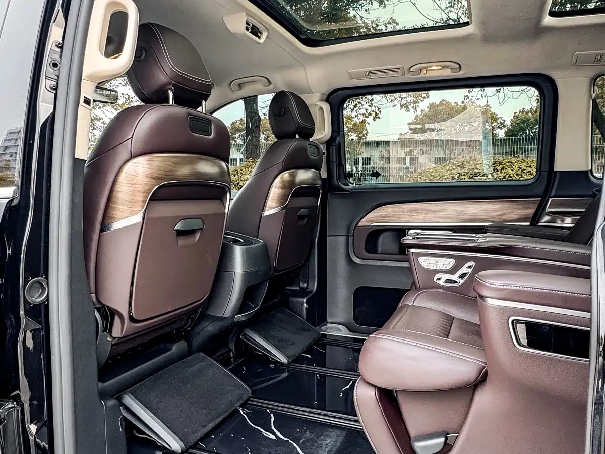 Mercedes-Benz V-Class 2022 V 260 L Long Wheelbase Luxury Edition фото 8