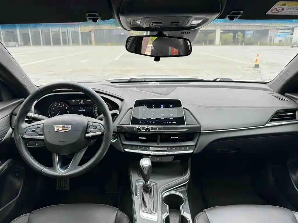 CADILLAC CT4