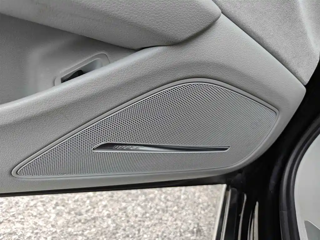 Audi A8 2011 A8L 3.0 TFSI quattro Comfort (245kW) фото 14
