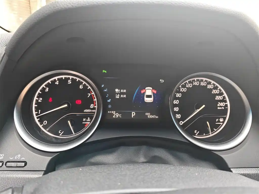 Toyota Camry 2018 2.5G Luxury Edition фото 12