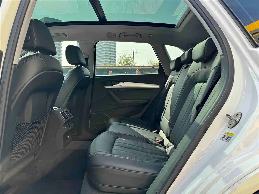 Audi Q5L 2020 Facelift 40 TFSI Honor Fashion фото 17