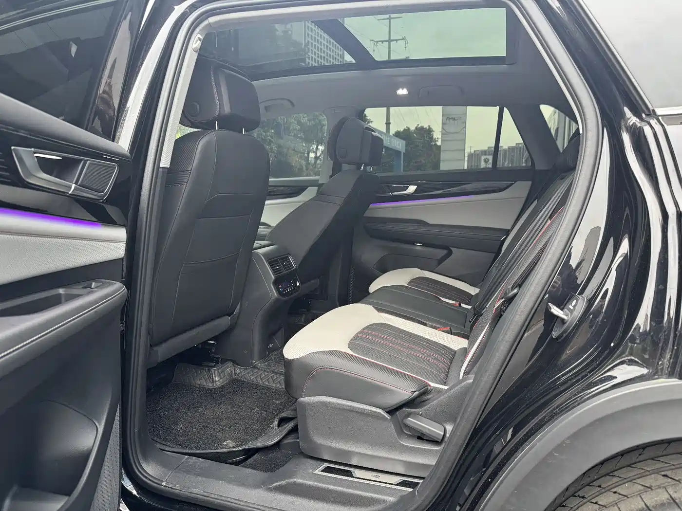 Volkswagen Teramont 2025 Teramont X 380TSI 4WD Outstanding Edition фото 6