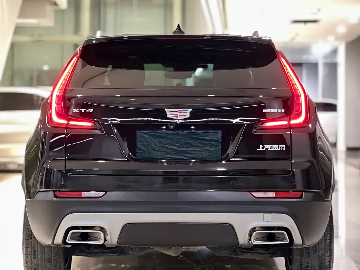 CADILLAC XT4
