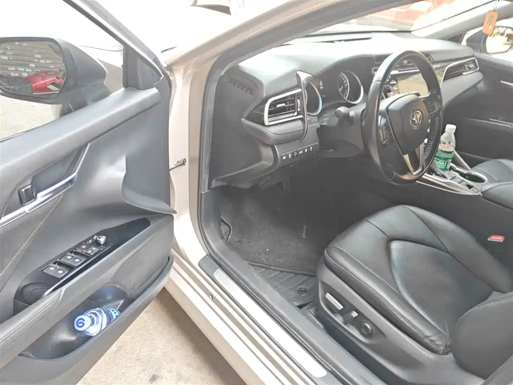 Toyota Camry 2018 2.5G Luxury Edition фото 16