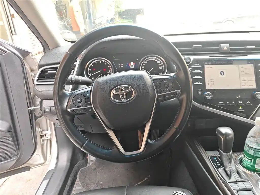 Toyota Camry 2018 2.5G Luxury Edition фото 11