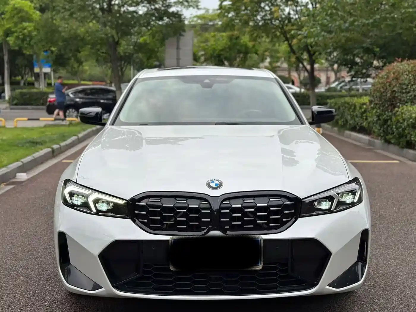 BMW 3 Series 2023 325Li M Sport Black Night Package фото 2