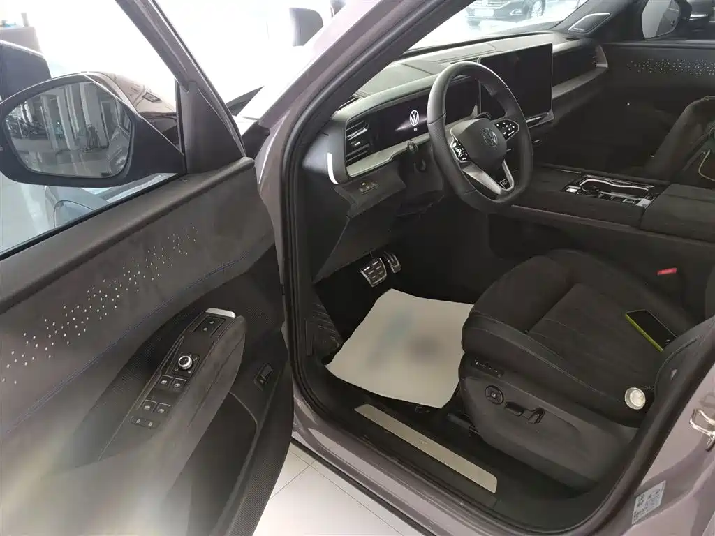 Volkswagen Teramont 2025 Teramont Pro 450TSI 4WD Summit Edition фото 16