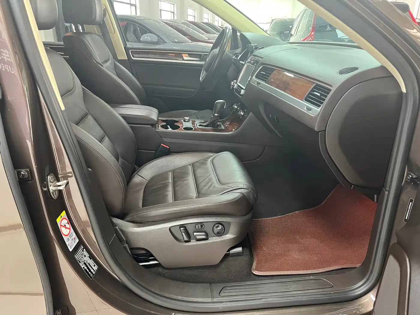 Volkswagen Touareg 2014 3.0TSI New Edge Edition фото 4