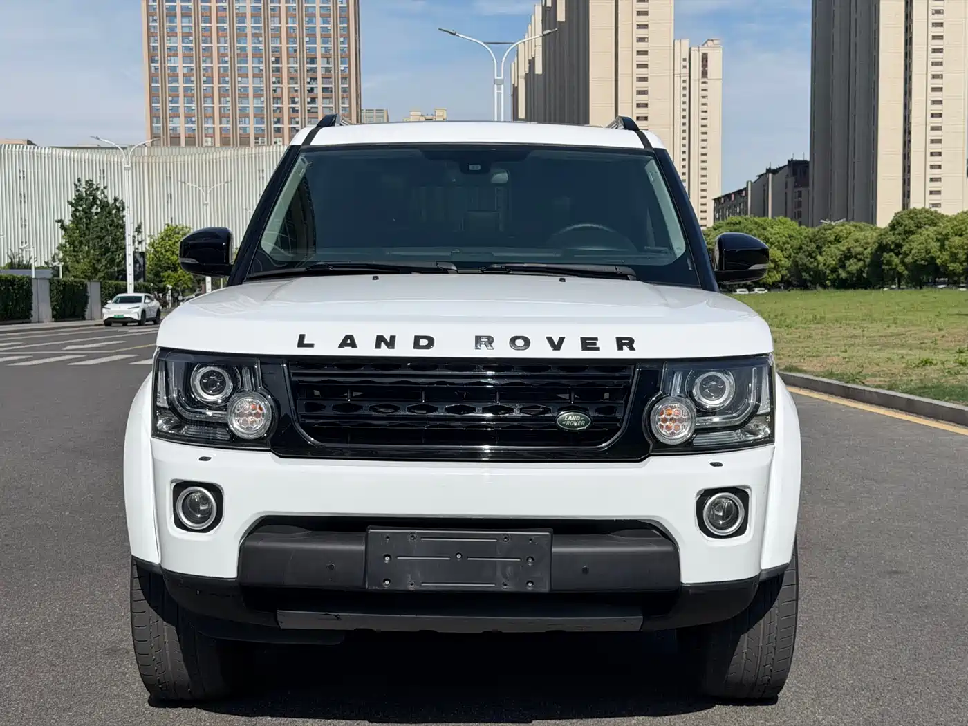 Land Rover Discovery 2013 3.0 SDV6 HSE Diesel фото 2