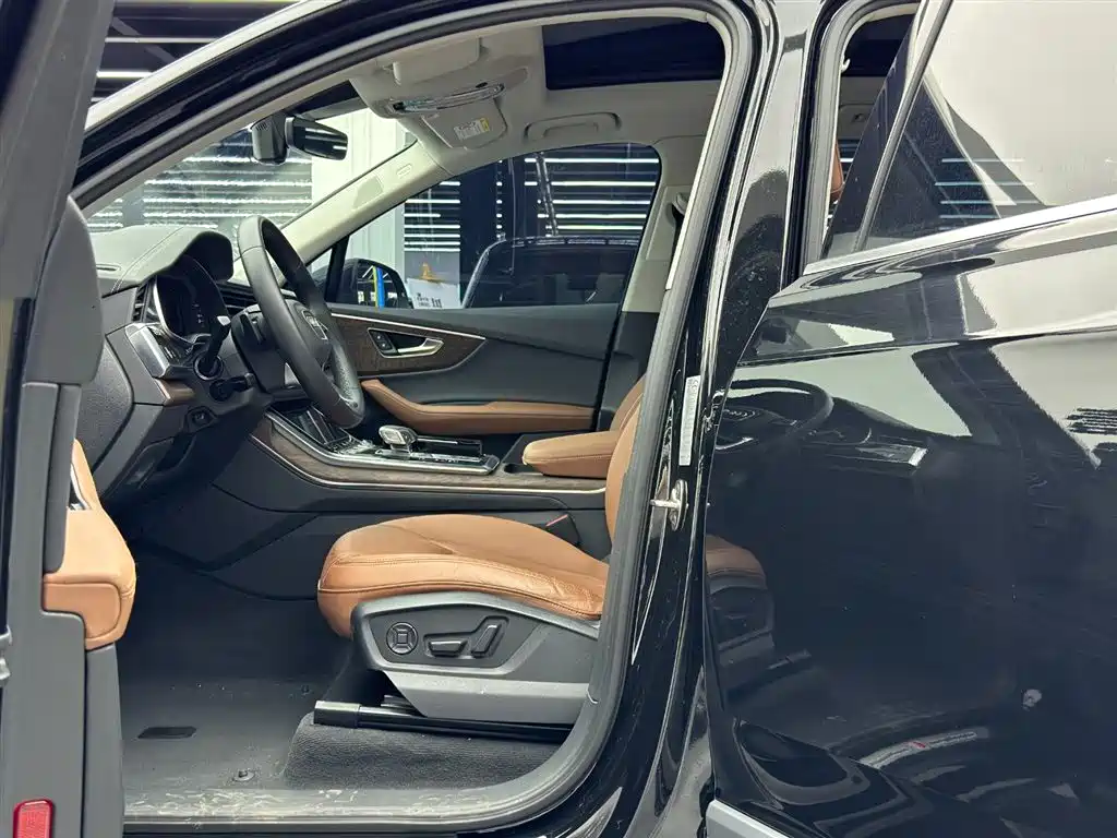 Audi Q7 2023 55 TFSI quattro S line Sport фото 6