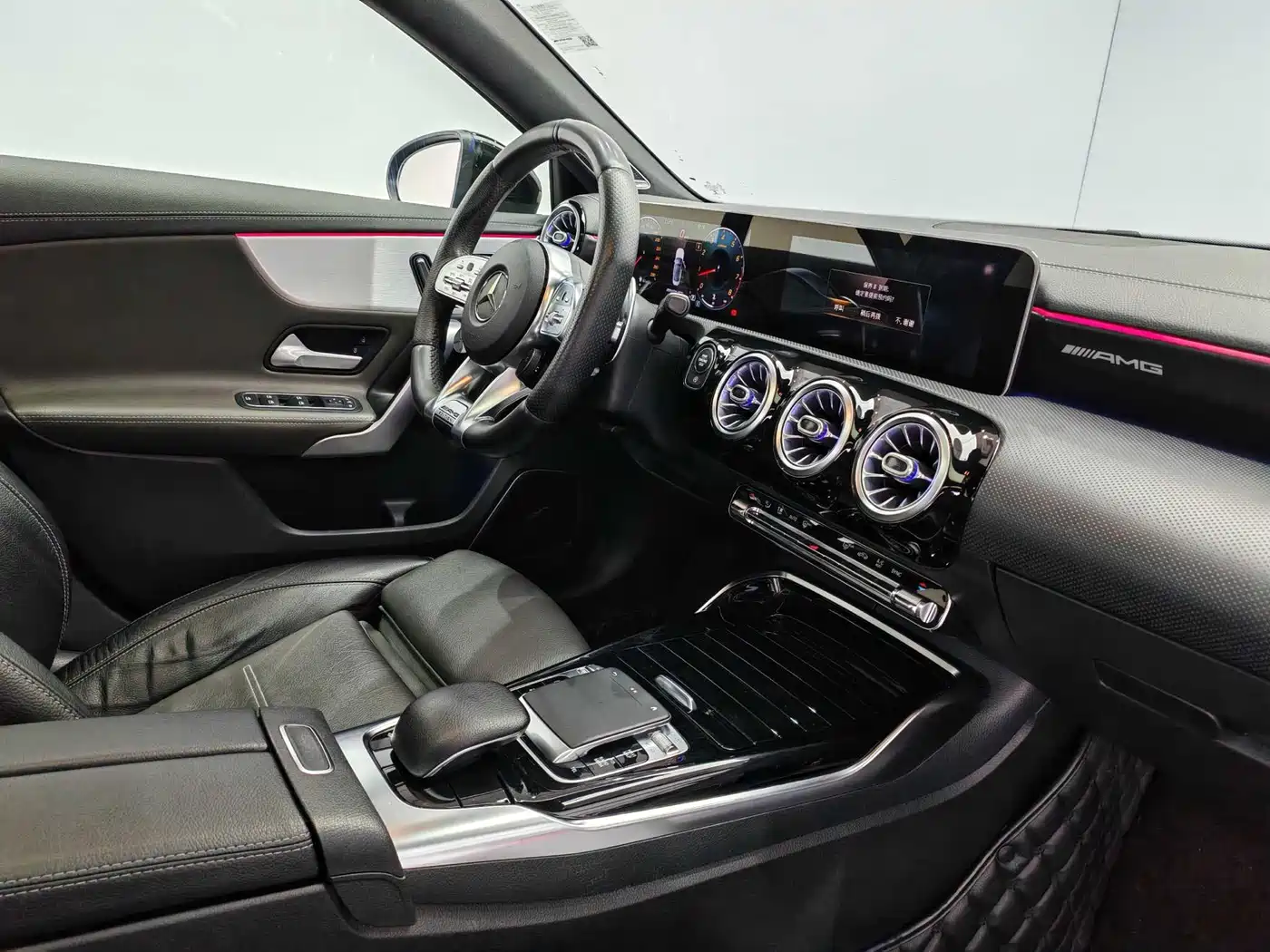 Mercedes-Benz A-Class AMG 2019 AMG A 35 L 4MATIC фото 15