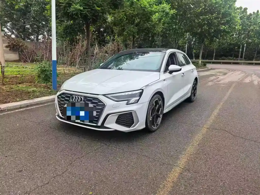 Audi A3 2023 Sportback 35 TFSI Luxury Sport