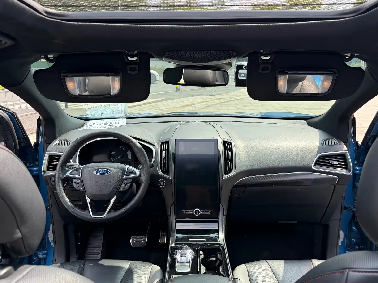 Фото 11 - Ford Edge
