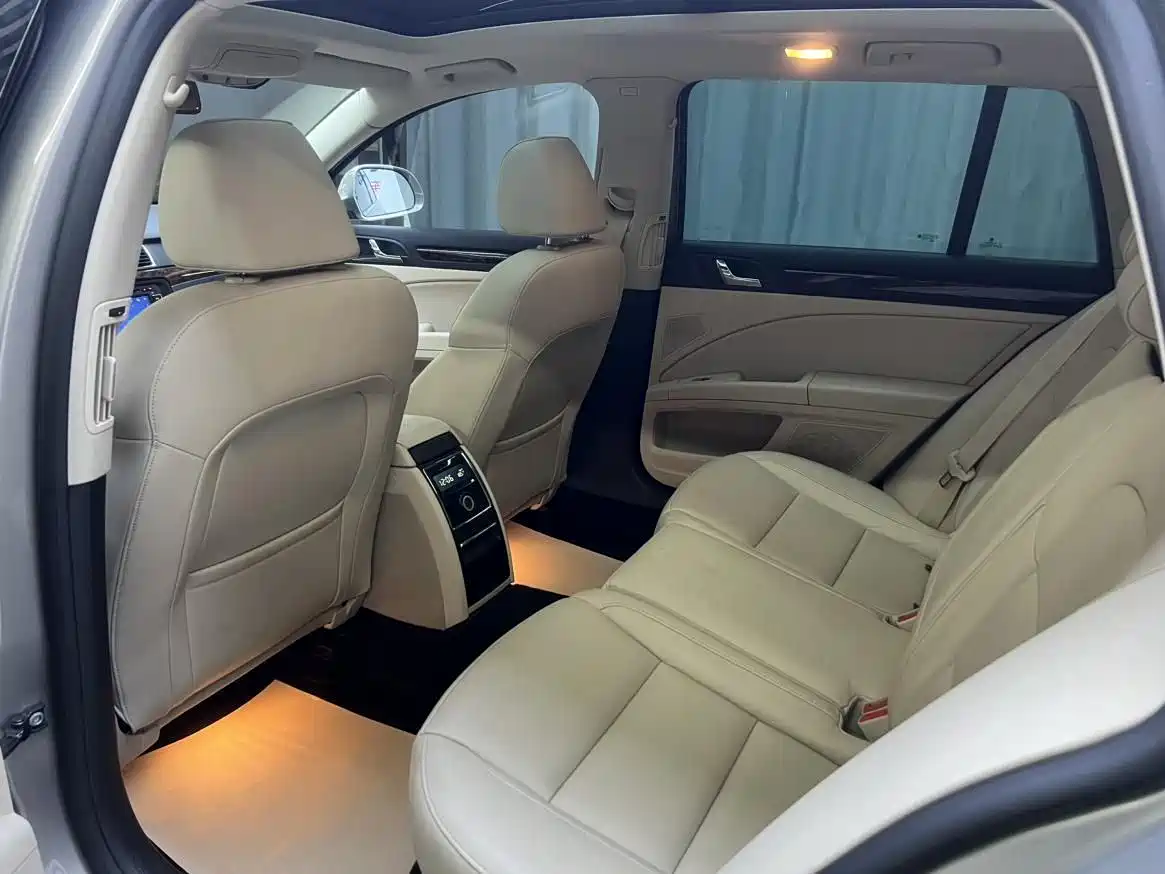 Škoda Superb 2014 2.0TSI Premium Edition фото 14
