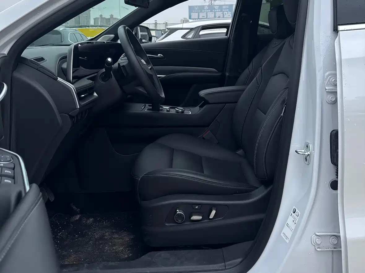 Cadillac XT4 2024 28T 2WD Premium фото 9