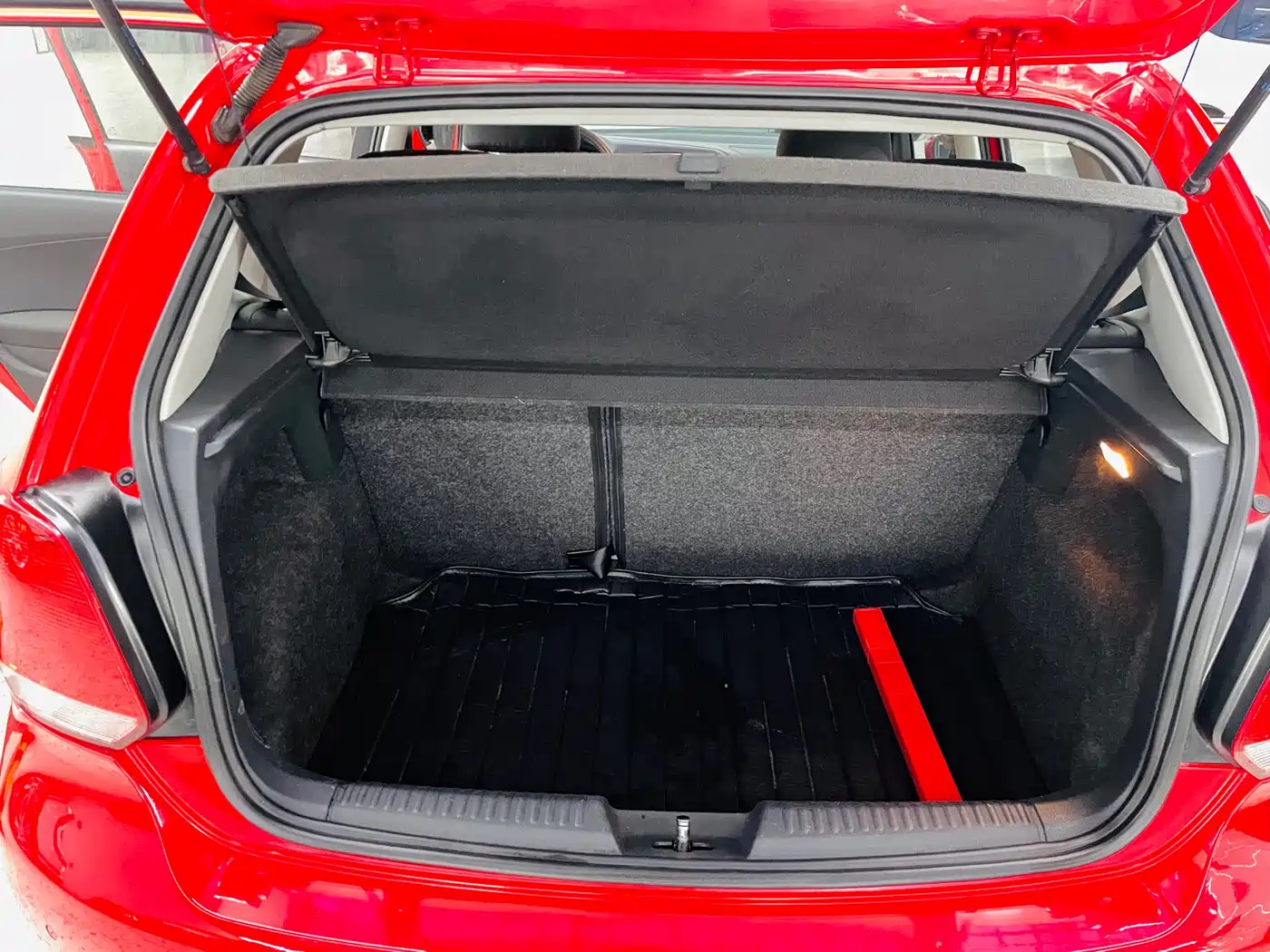 Volkswagen Polo 2011 1.4L Automatic Style Edition фото 18