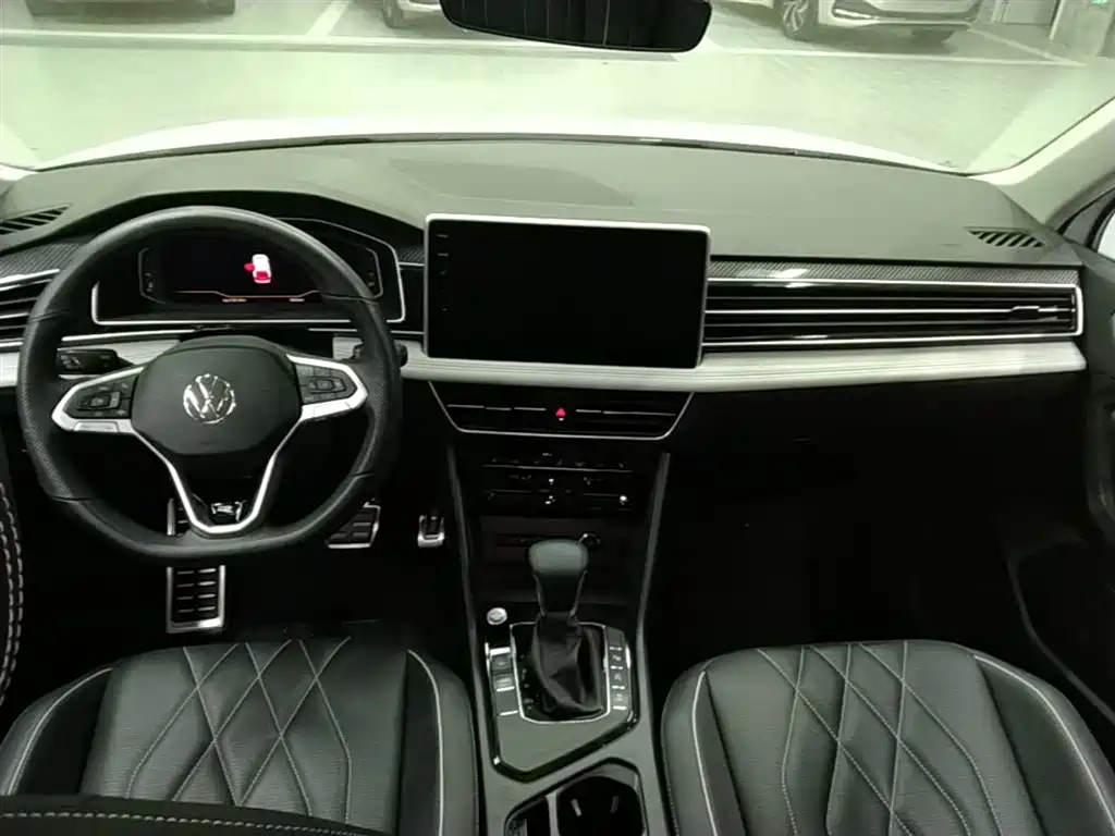 Volkswagen Tiguan L 2024 330TSI Automatic 2WD R-Line Premium Enjoyment Edition фото 16