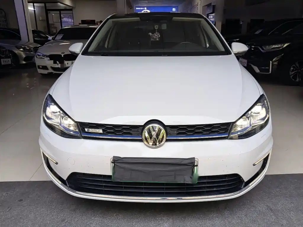 Volkswagen Golf Electric 2020 Chi фото 3
