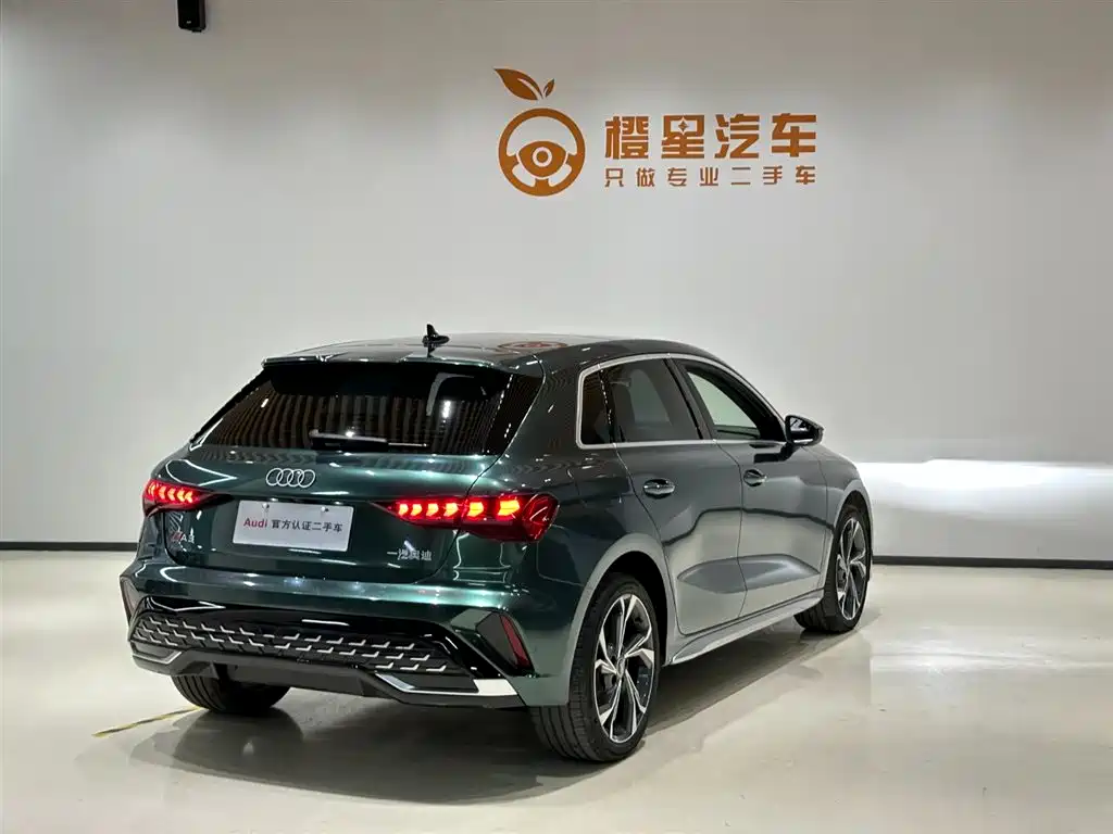 Audi A3 2025 Sportback 35TFSI Flying Premium фото 4