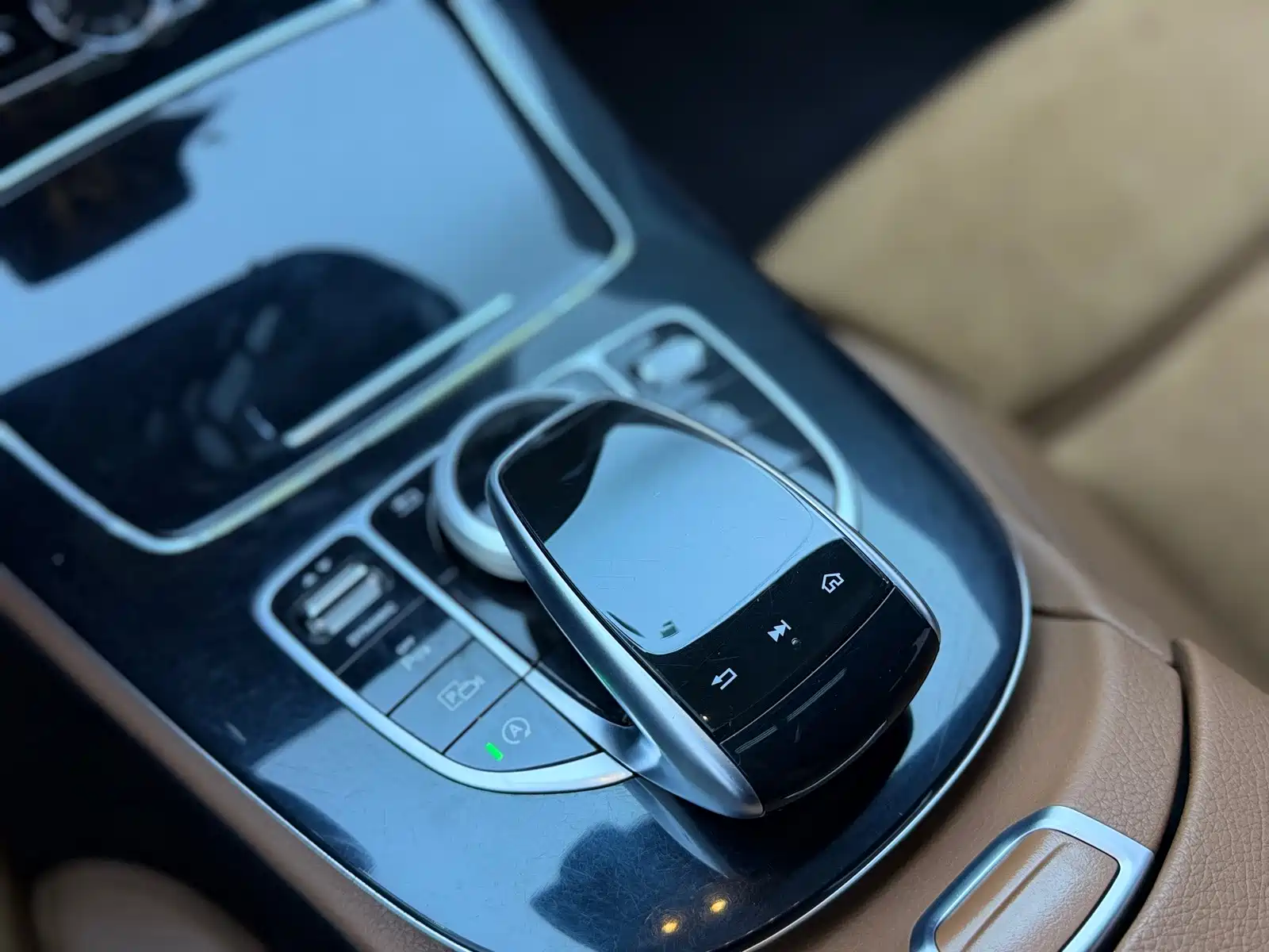 Photo 9 - Mercedes-Benz E-Class