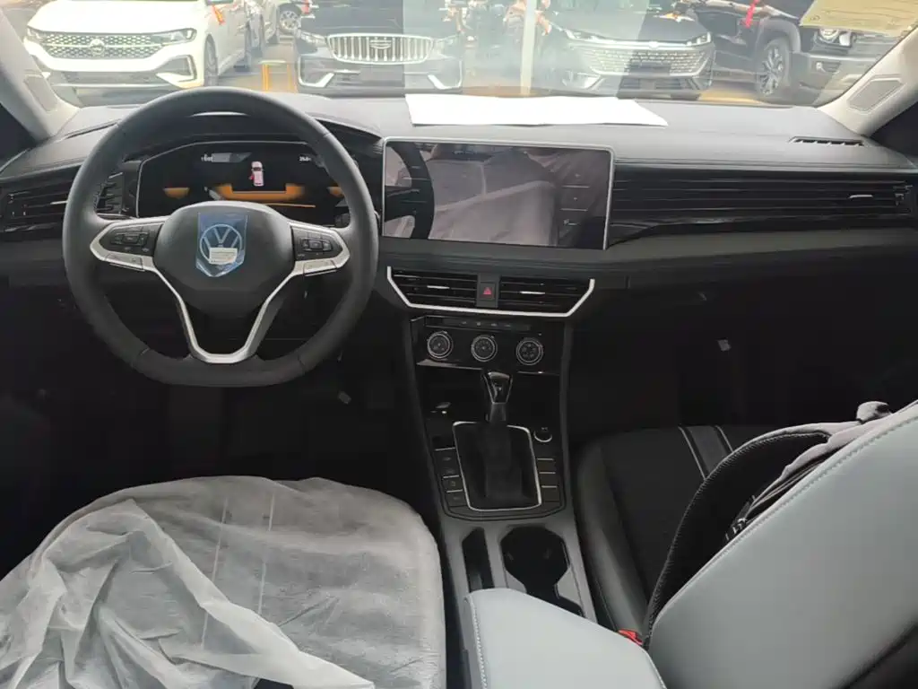 Volkswagen Sagitar 2026 2025 Model Year Facelift 200TSI DSG Soaring Edition