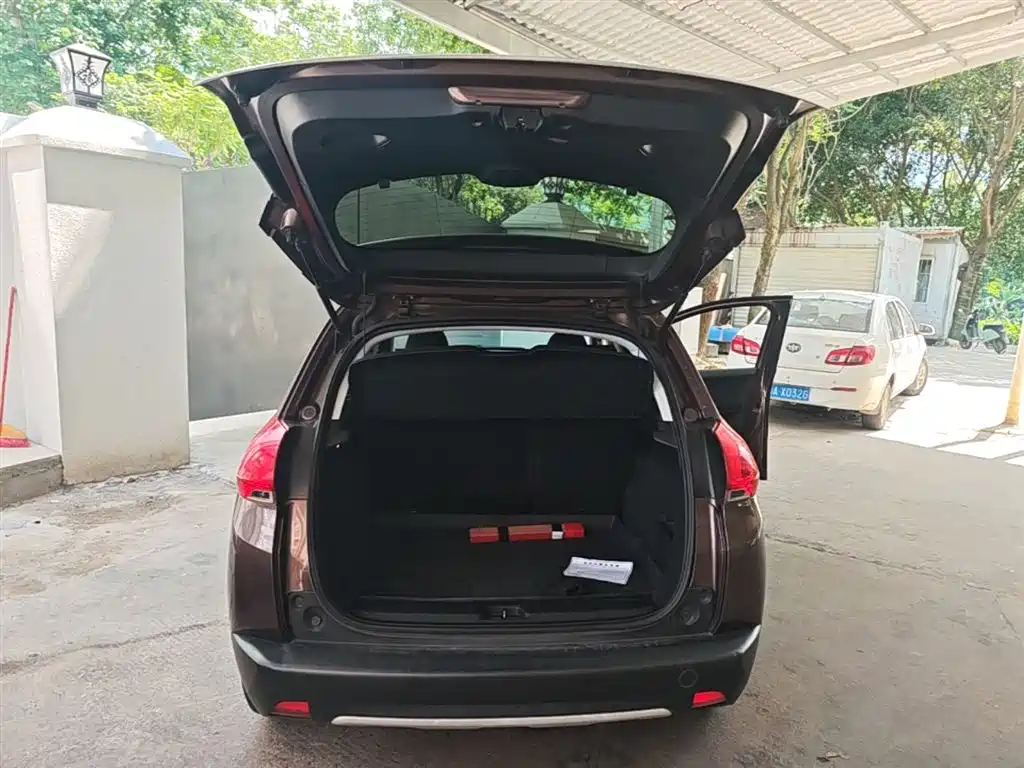 Peugeot 2008 2014 1.6L Automatic Trend Edition фото 19