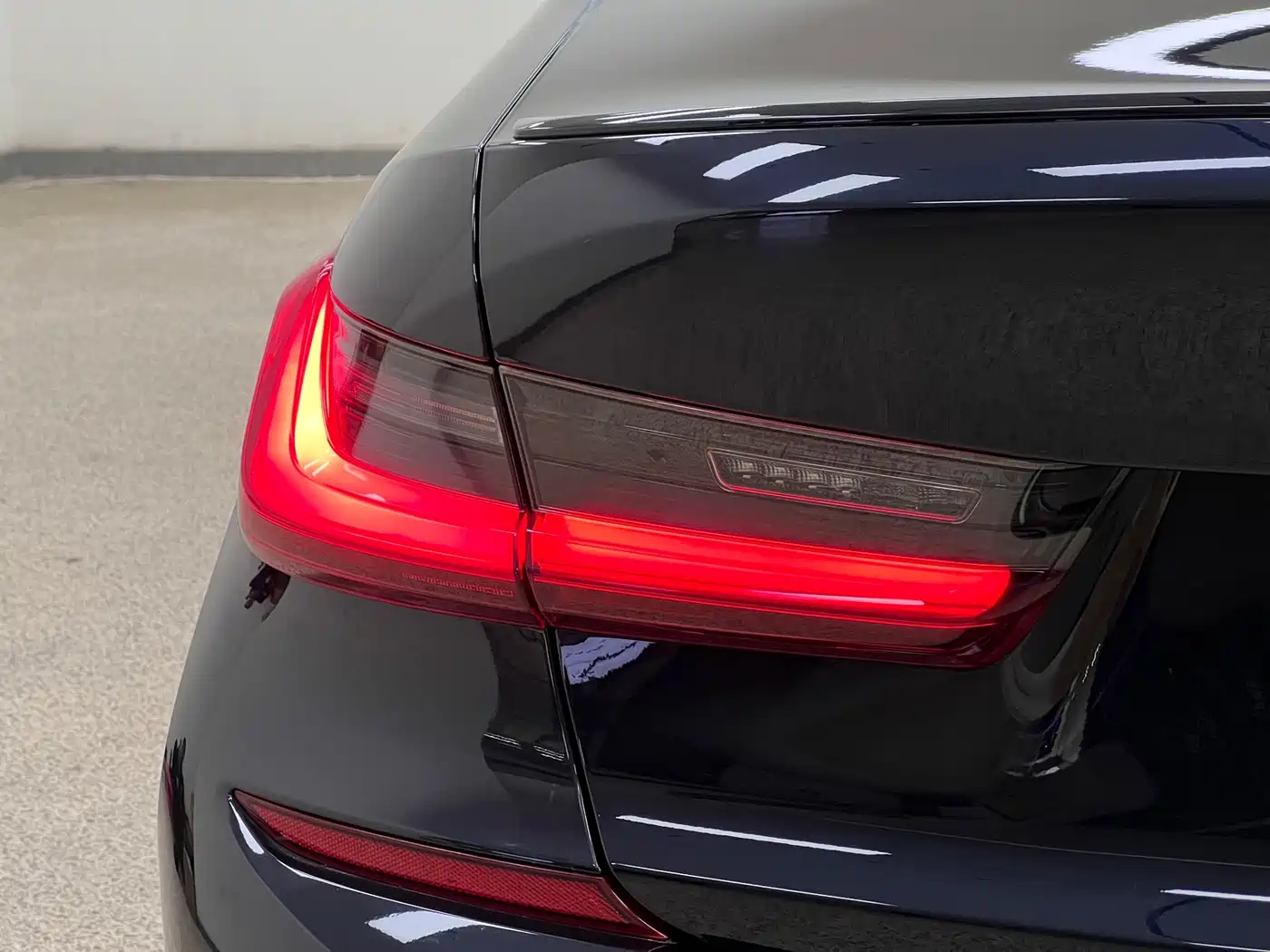 BMW 3 Series 2021 325Li M Sport Night Edition фото 9