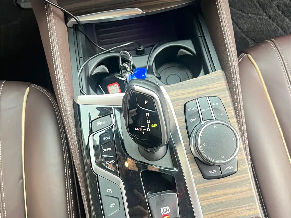 Фото 22 - BMW 5 Series